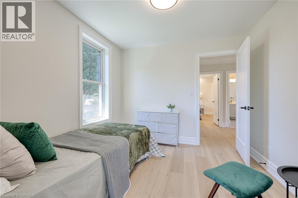 152 BLANDFORD Street - 37