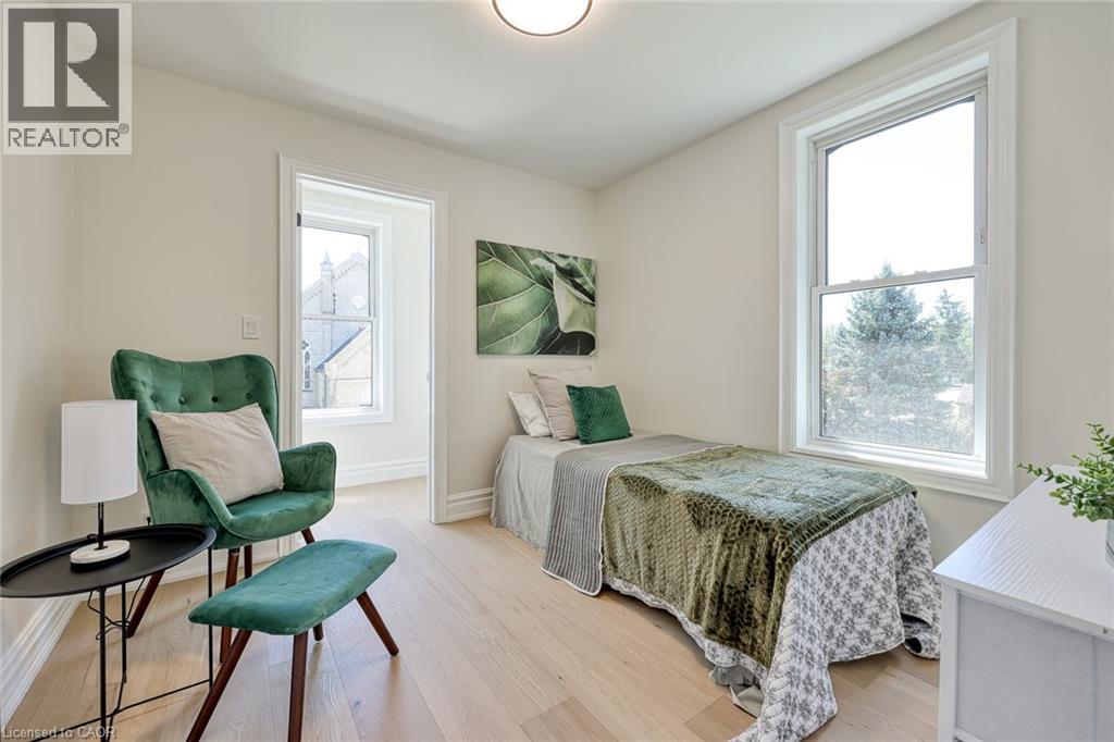152 BLANDFORD Street - 36