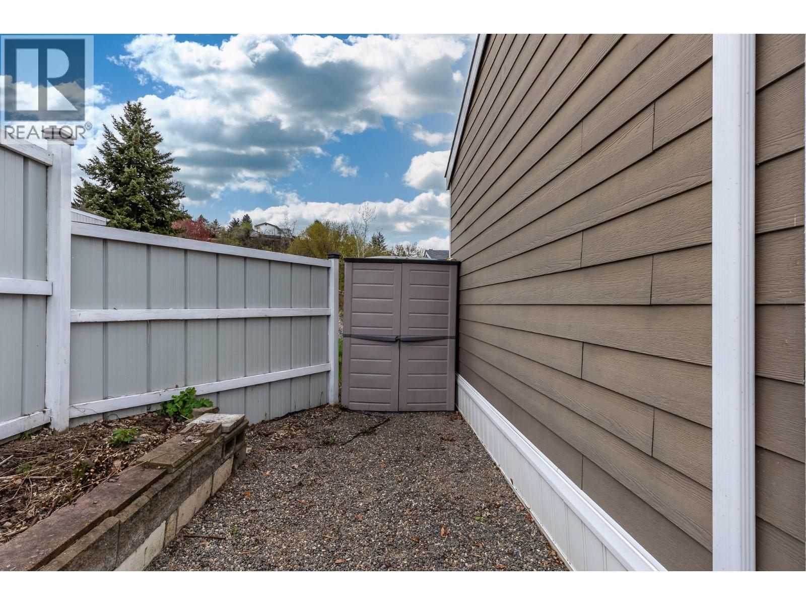 #202 15401 KALAMALKA ROAD - 44