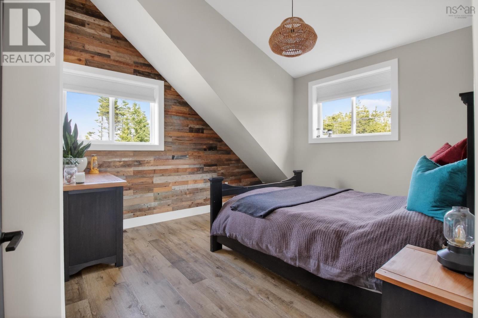 Property 19 of 36 of 232 Leslie Road