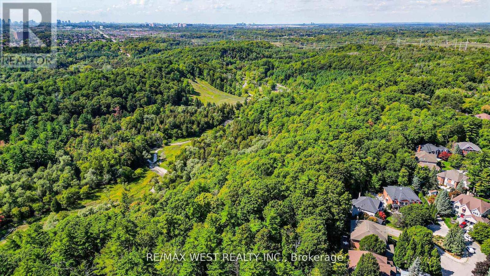 81 WOODVIEW DRIVE - 48