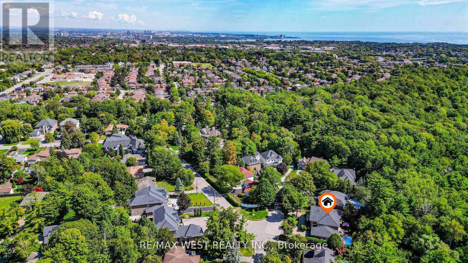 81 WOODVIEW DRIVE - 47