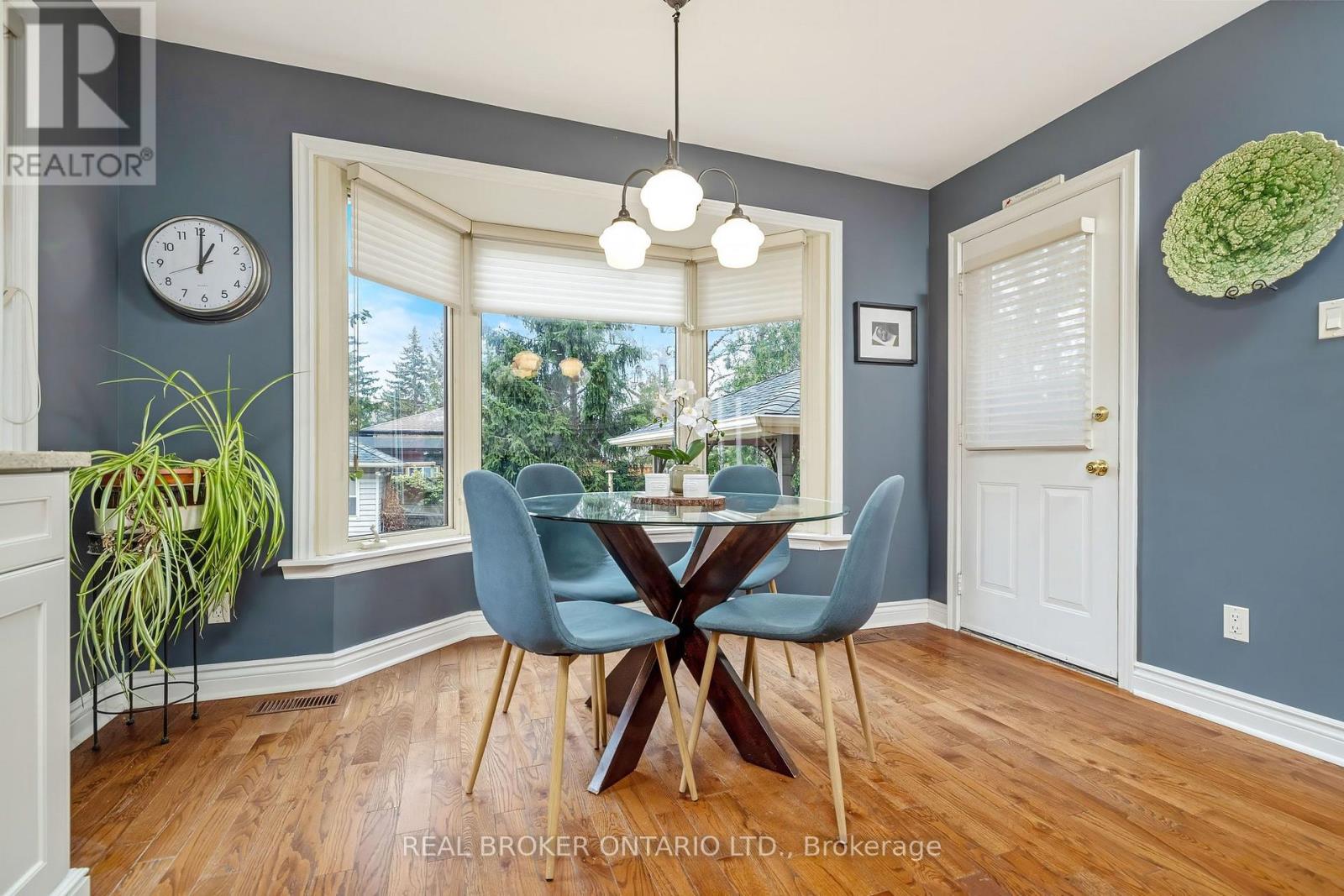 352 BROADWAY AVENUE - 16
