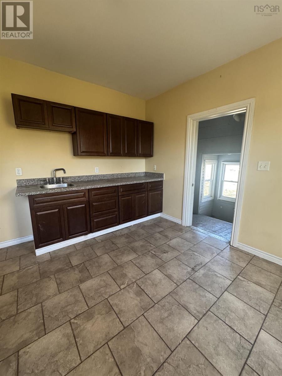 Property 19 of 32 of 13 Centre Street