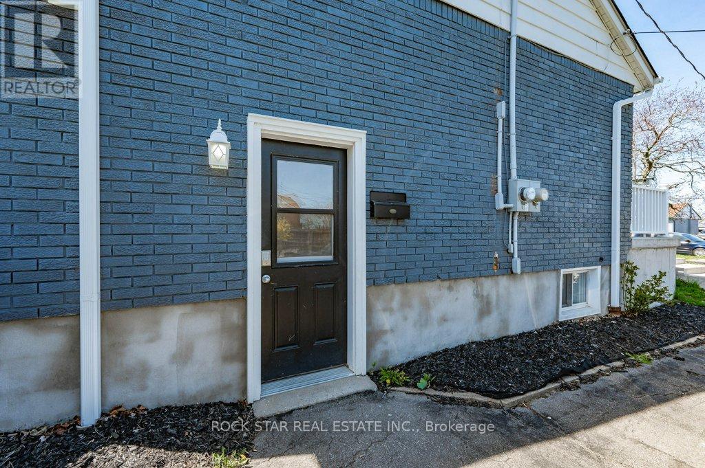 830 MOHAWK ROAD E - 19