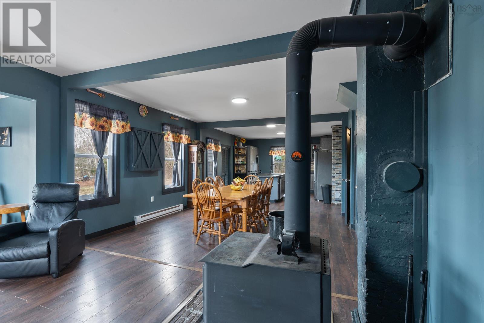 Property 13 of 36 of 16236 Highway 316