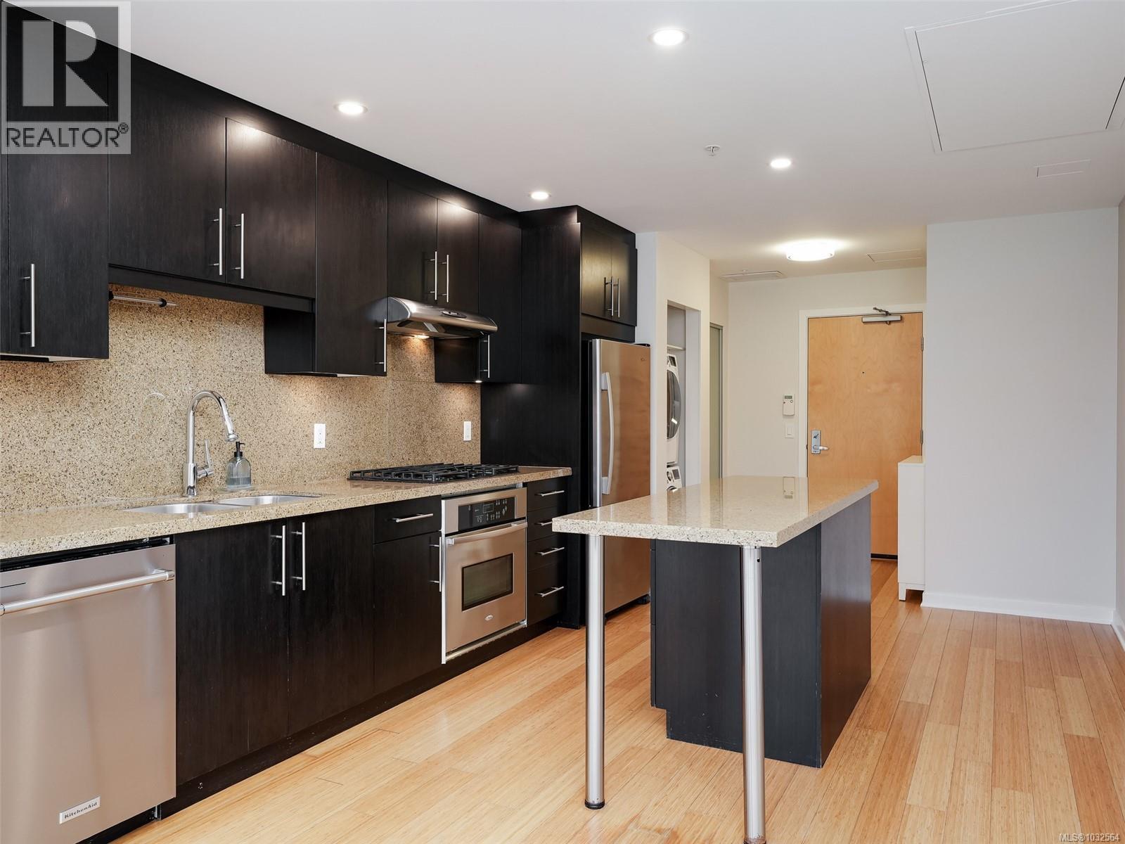 705 373 Tyee Road, Victoria