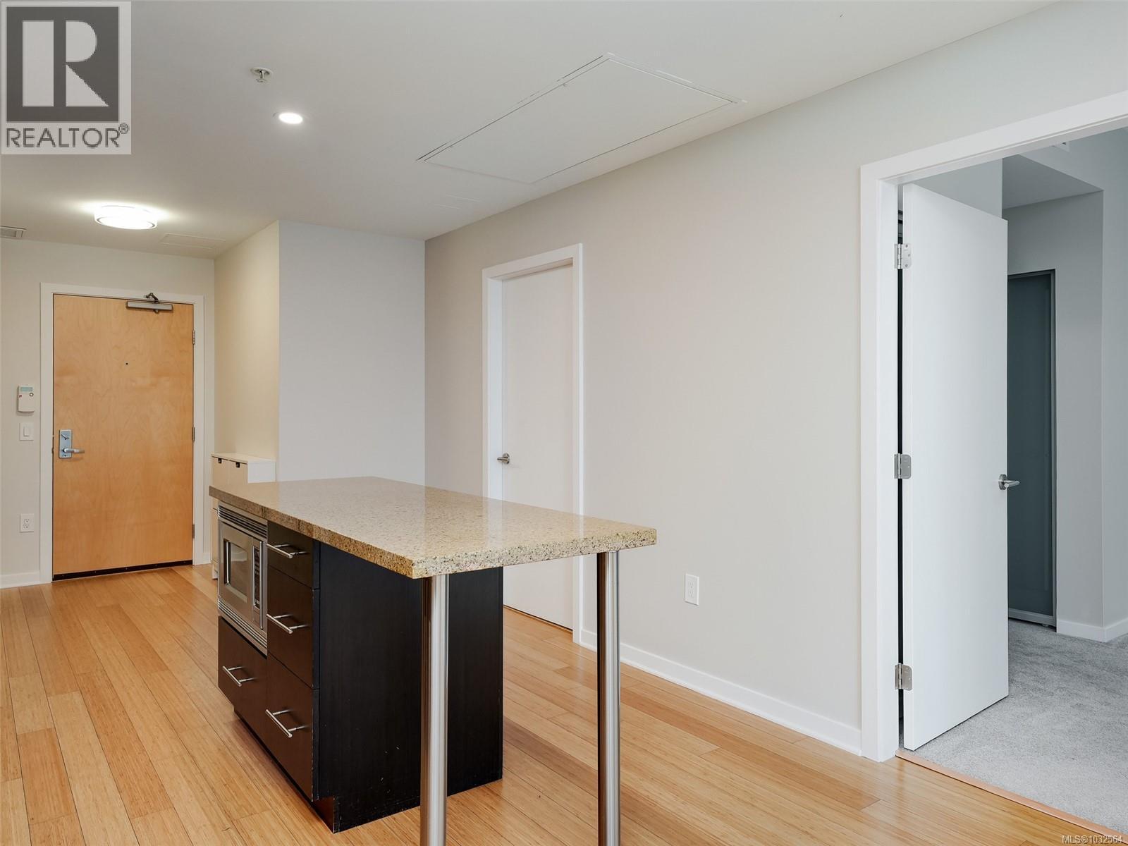 705 373 Tyee Road, Victoria