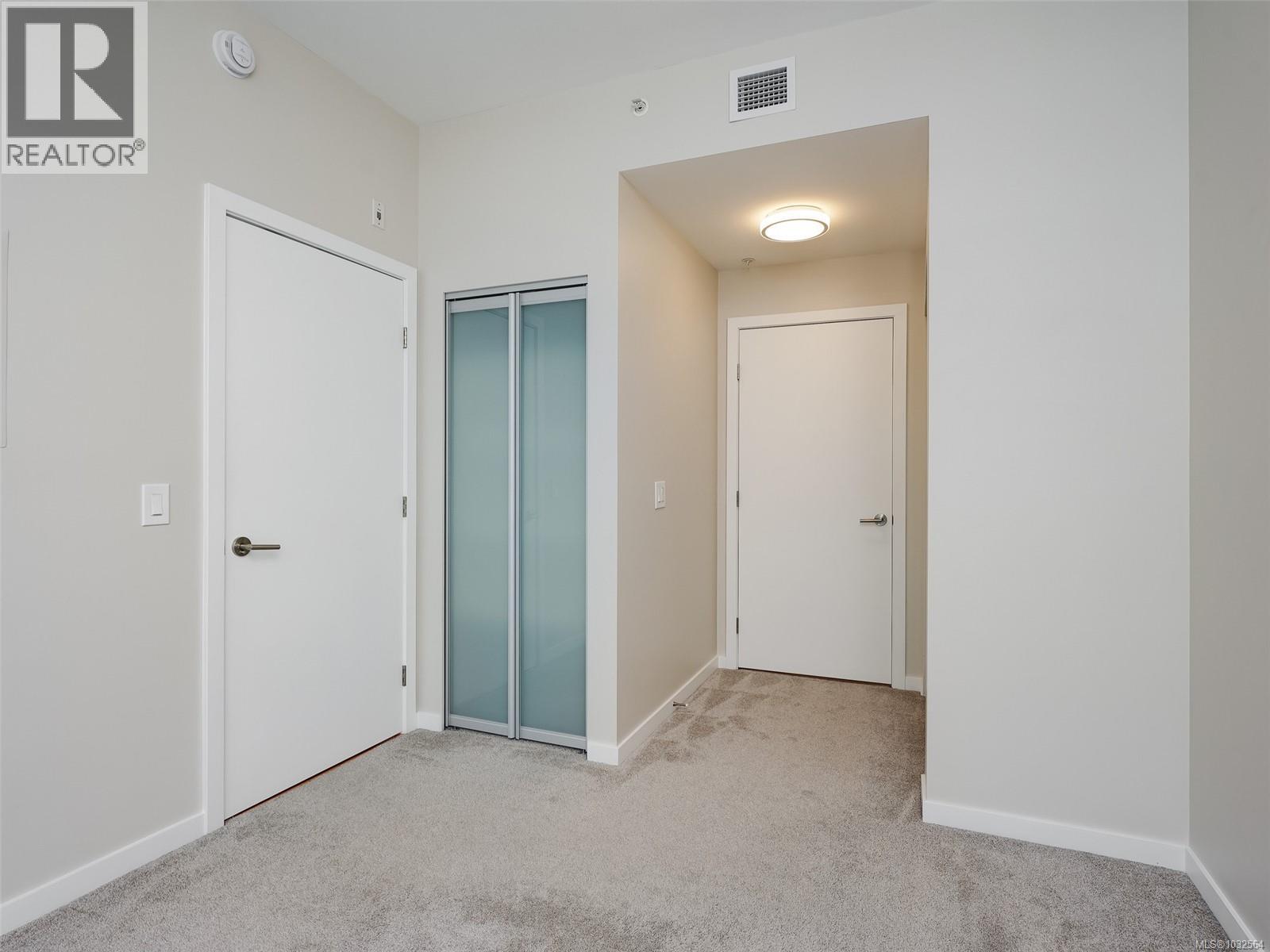 705 373 Tyee Road, Victoria