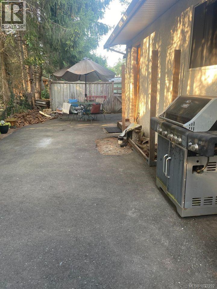 1146 Sluggett Rd, Central Saanich