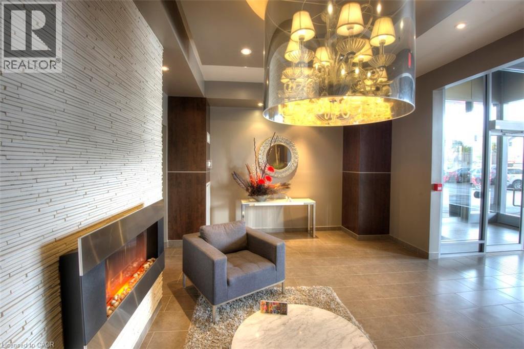 Community lobby with recessed lighting