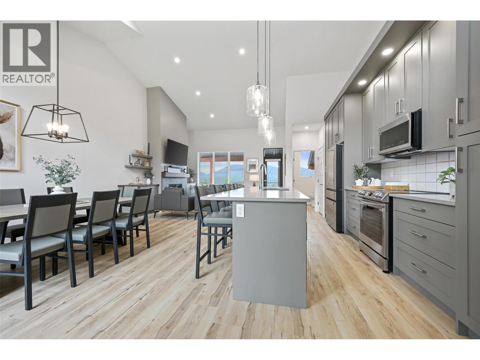 #22B 5150 FAIRWAY DRIVE - Image 3