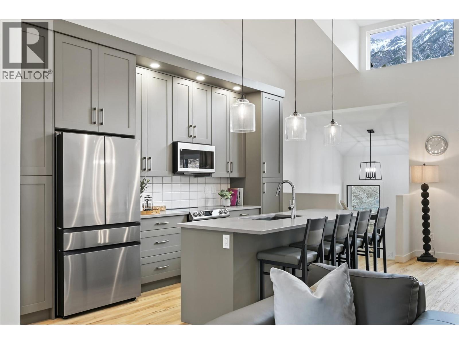 #22B 5150 FAIRWAY DRIVE - 6