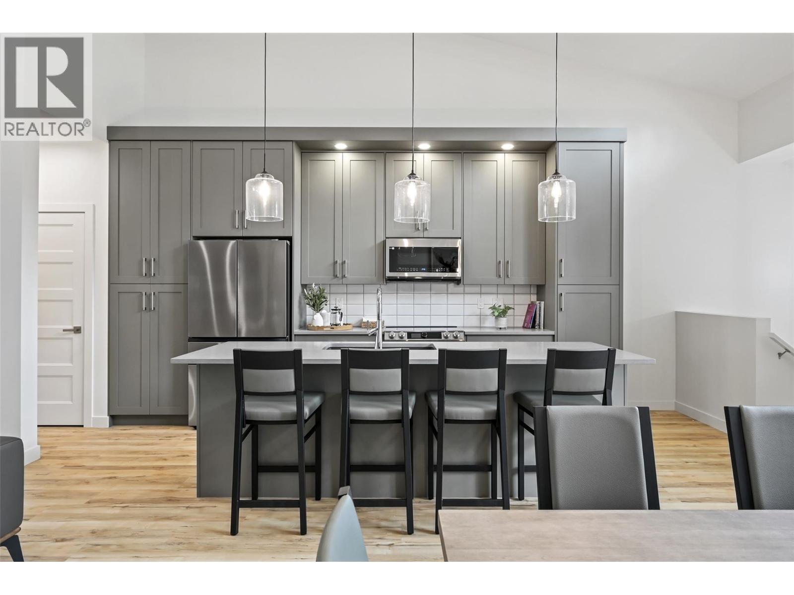 #22B 5150 FAIRWAY Drive - 5