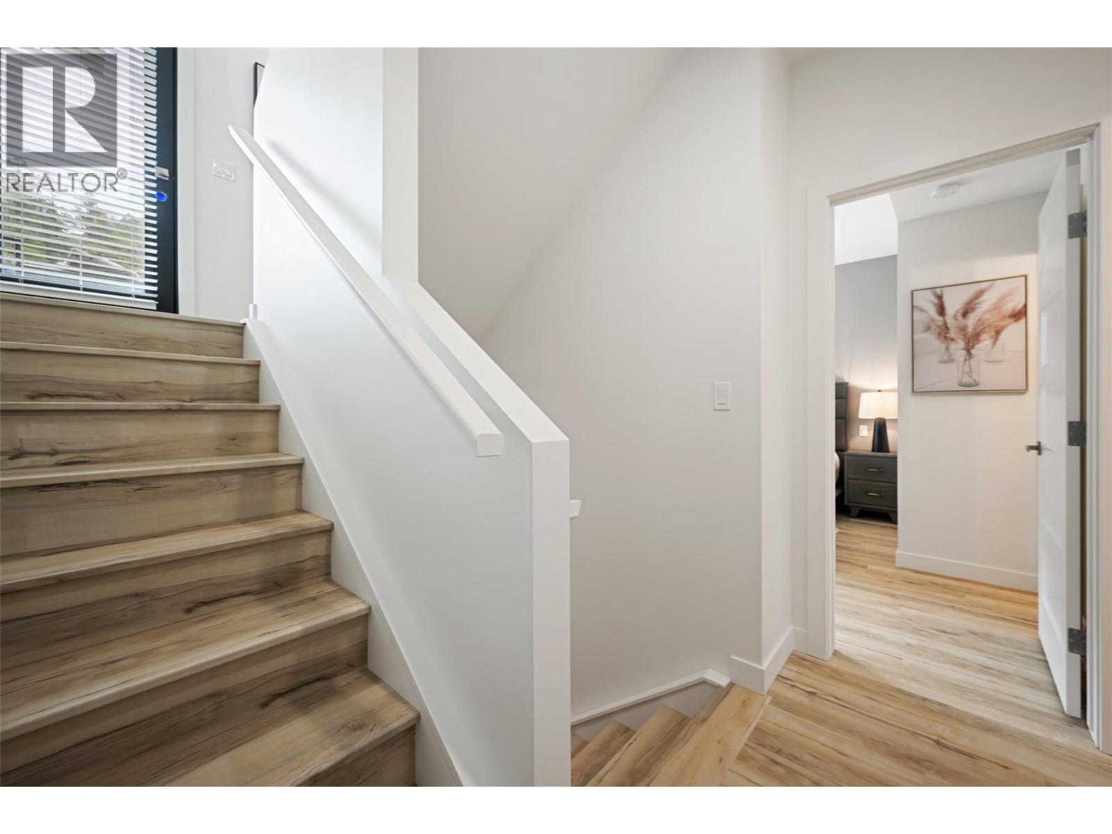 #22B 5150 FAIRWAY DRIVE - 23