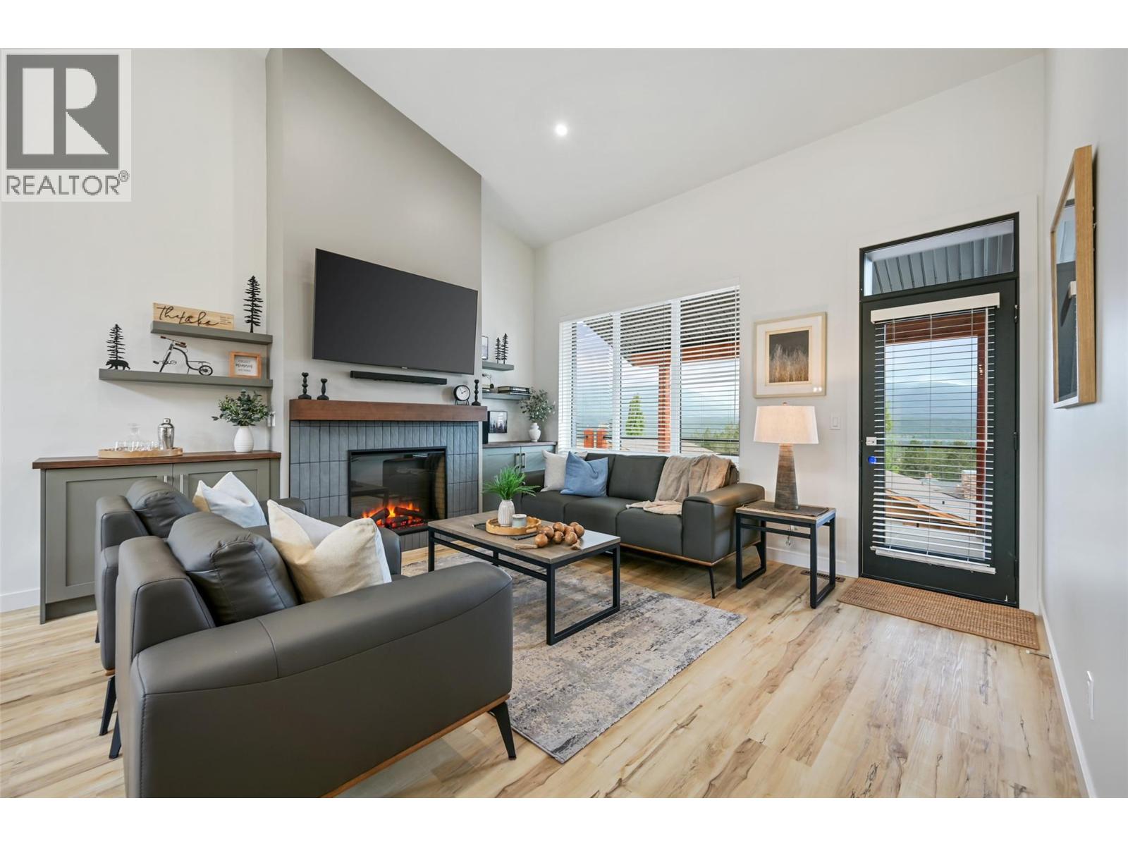 #22B 5150 FAIRWAY Drive - 14