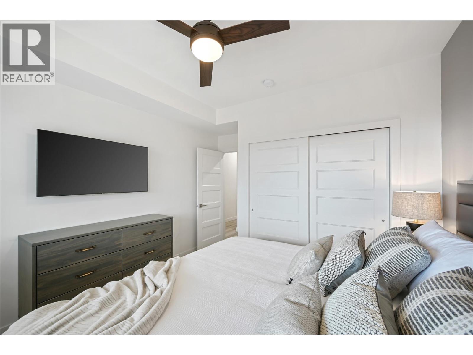 #22B 5150 FAIRWAY DRIVE - 37