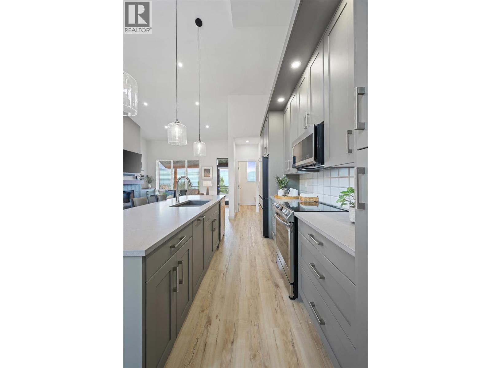 #22B 5150 FAIRWAY Drive - 25