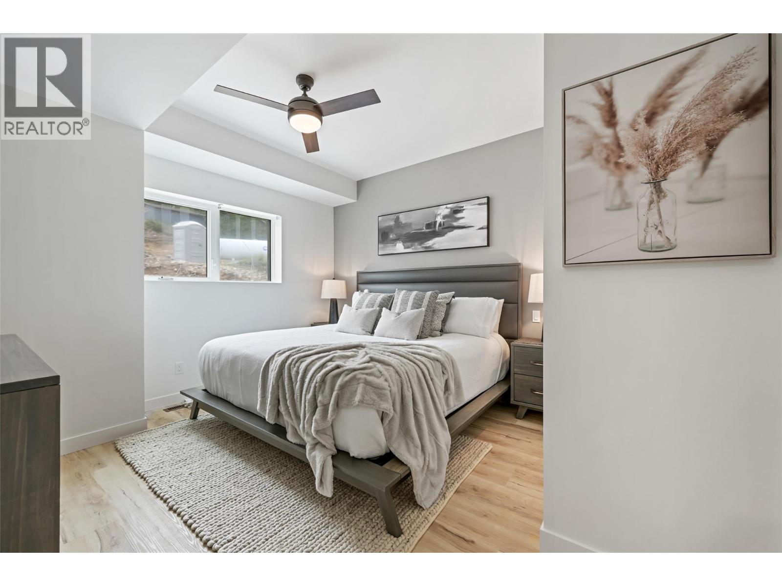 #22B 5150 FAIRWAY DRIVE - 28