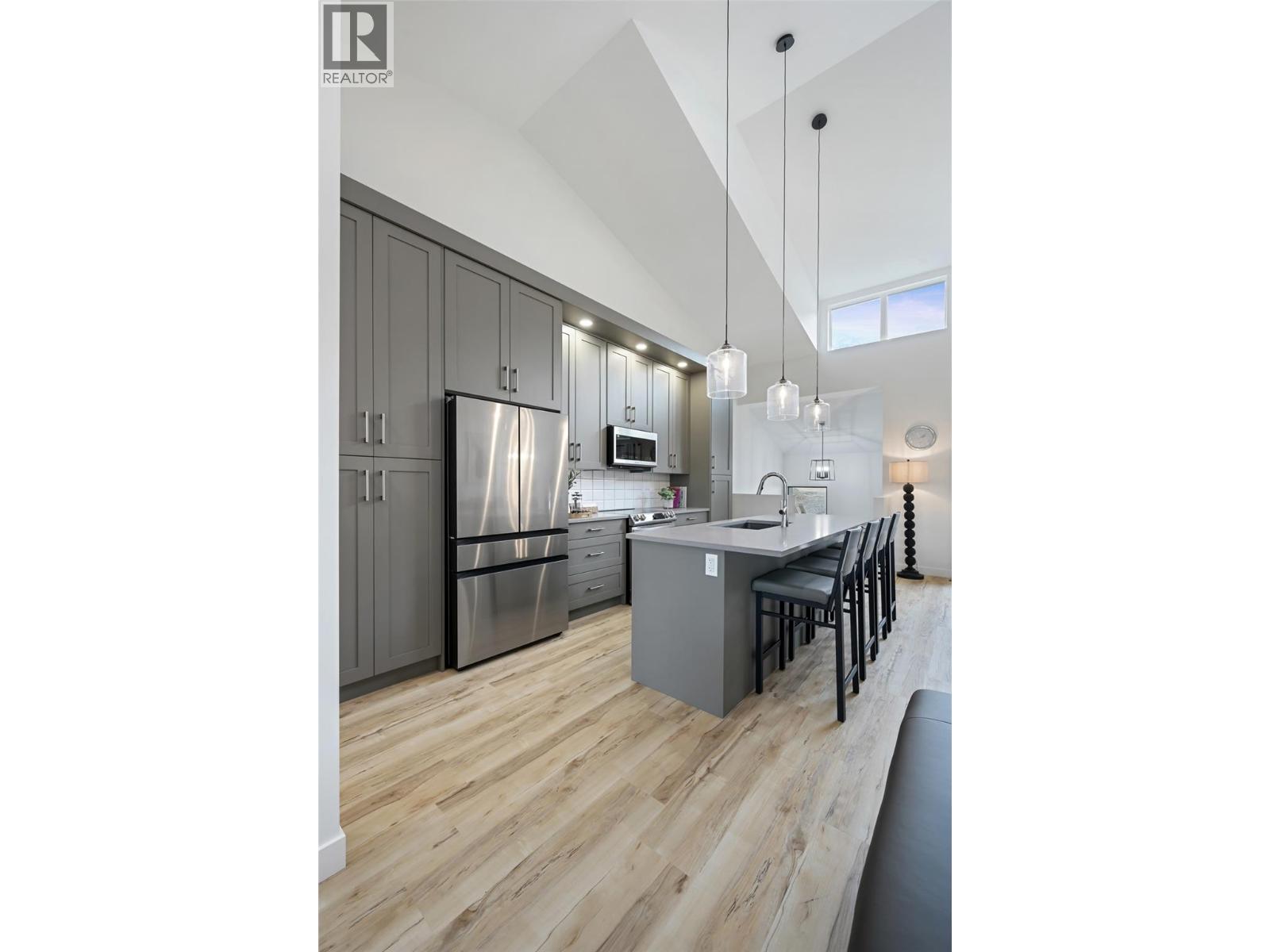 #22B 5150 FAIRWAY Drive - 24