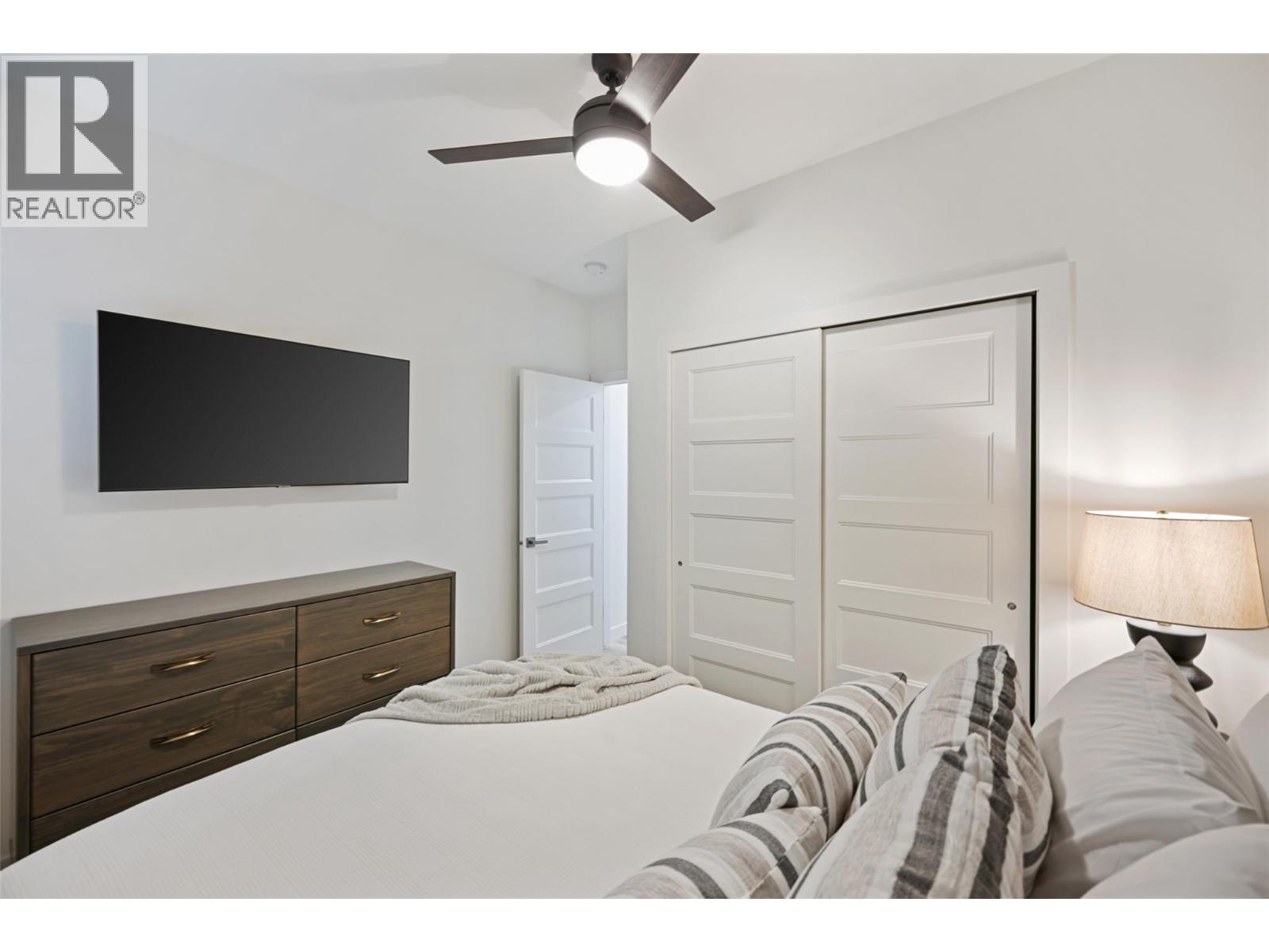 #22B 5150 FAIRWAY Drive - 38