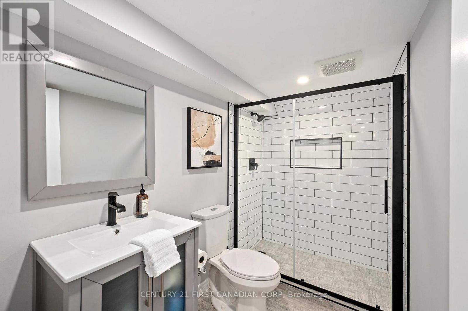 6 BRETON PARK CRESCENT Property Photo