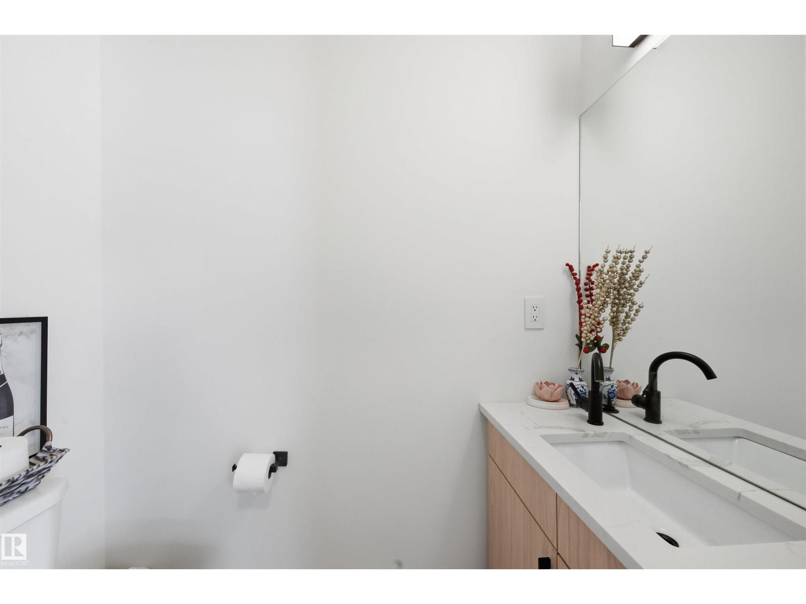 #3 12204 121 AV NW - 15