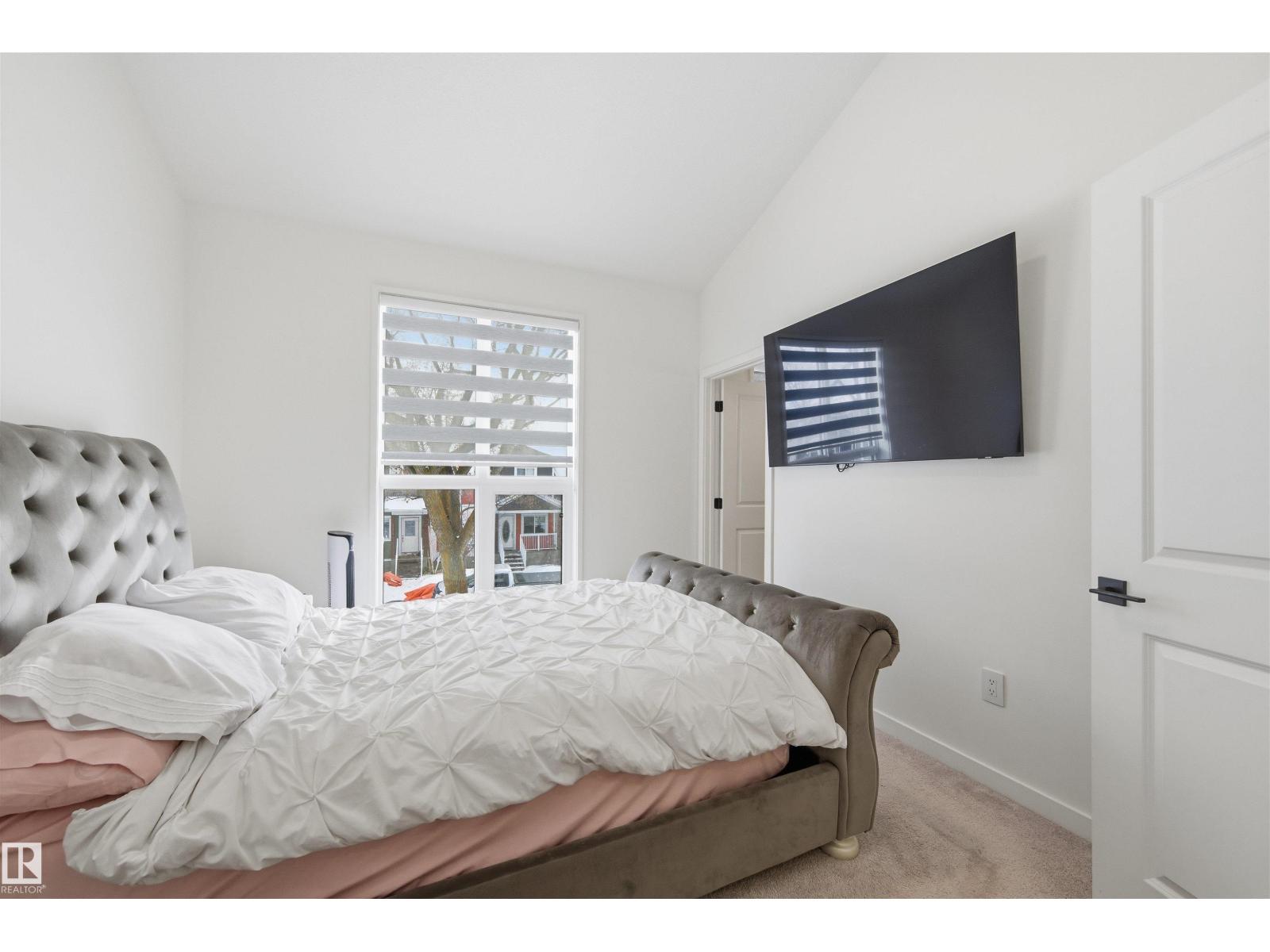 #3 12204 121 AV NW, Edmonton