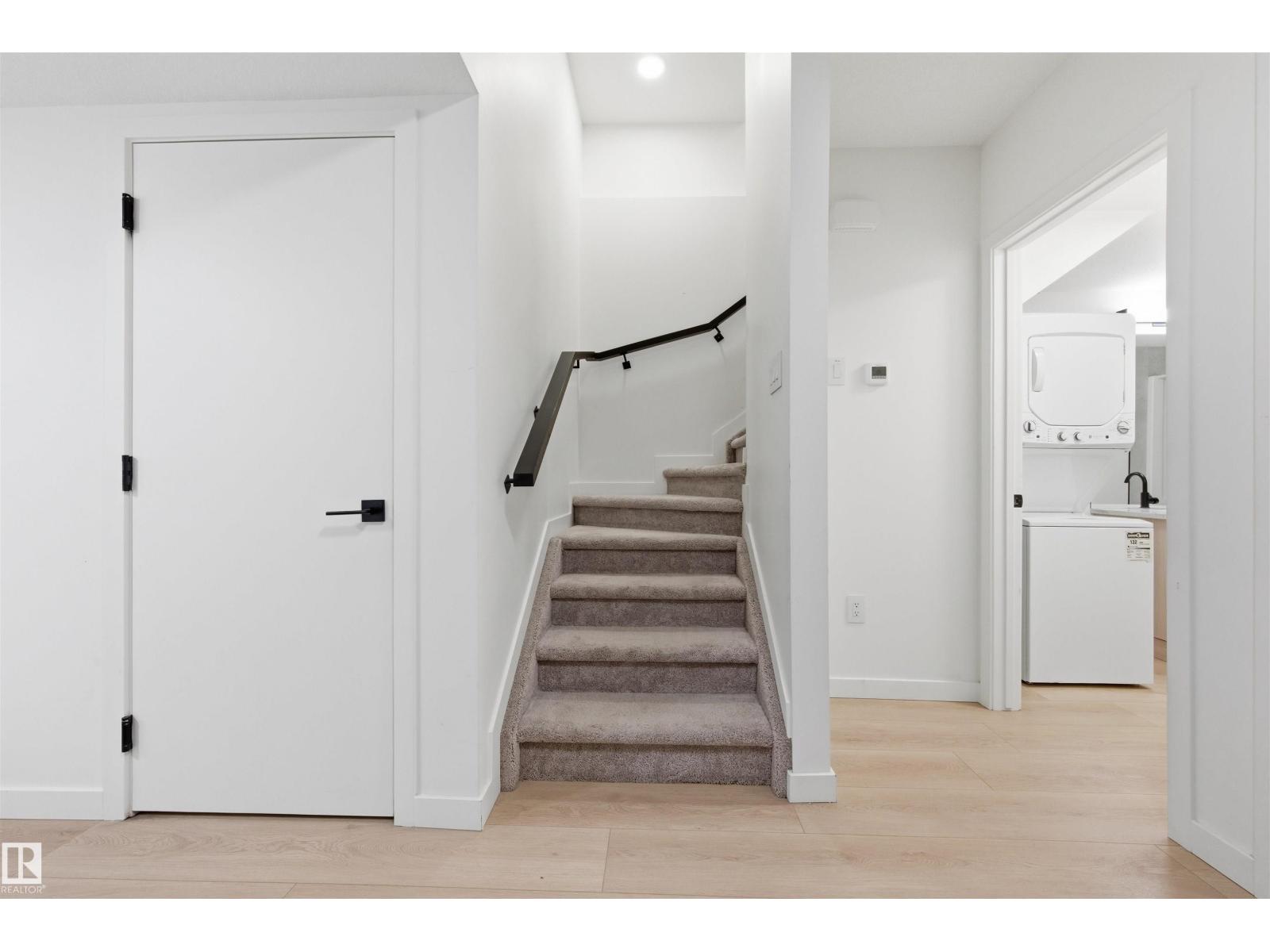 #3 12204 121 AV NW, Edmonton