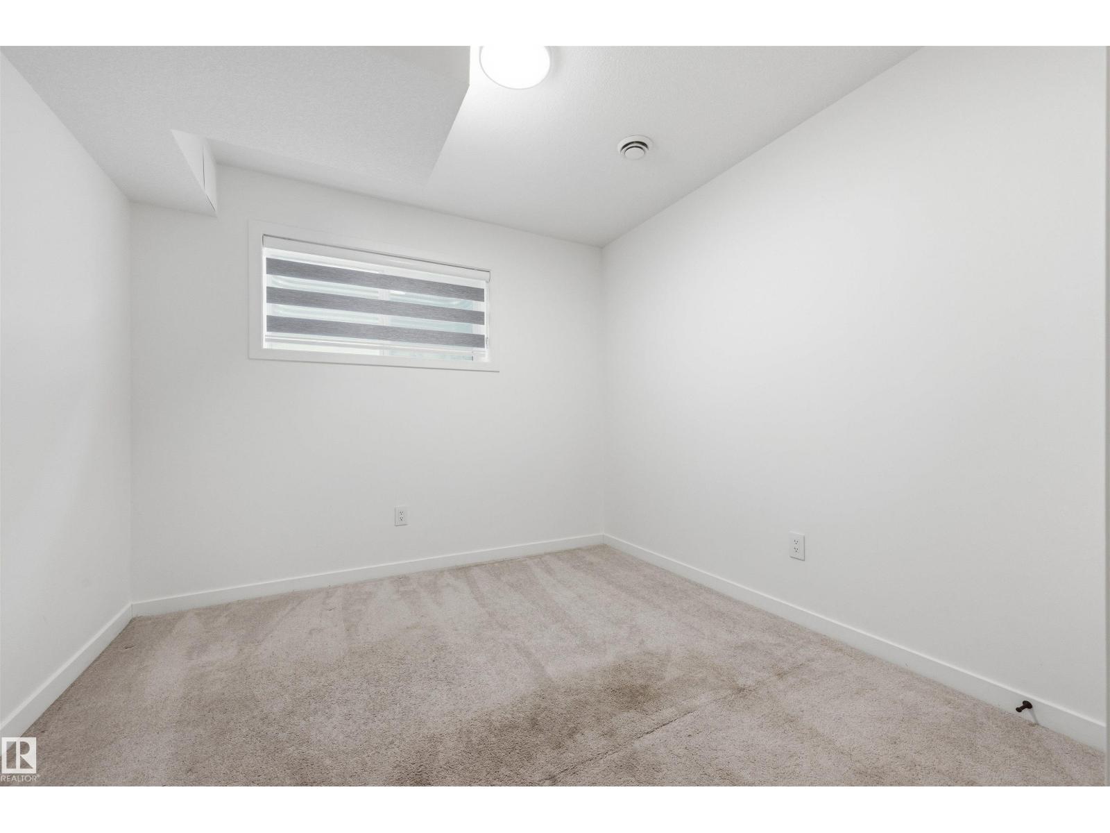 #3 12204 121 AV NW, Edmonton