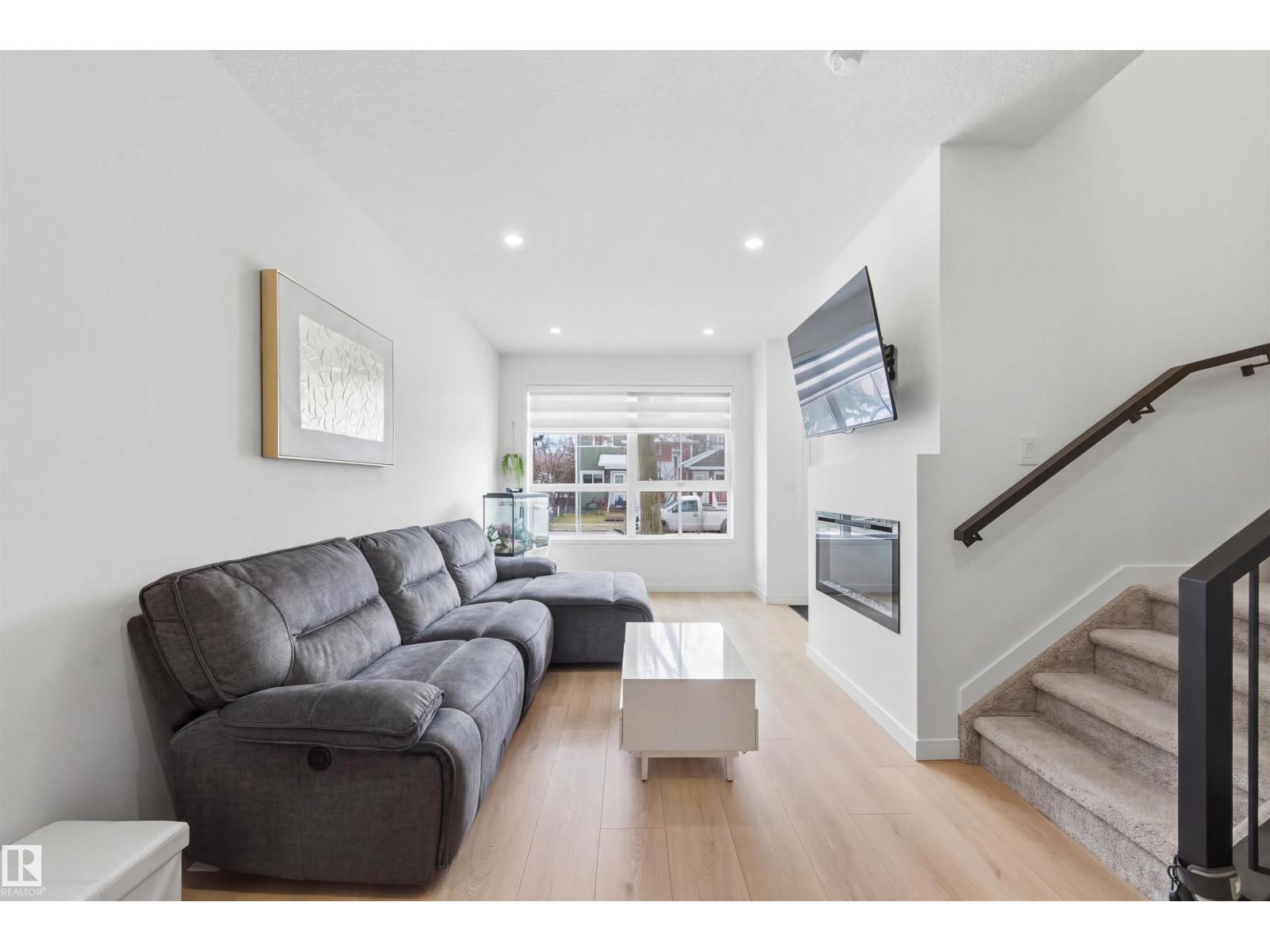 #3 12204 121 AV NW - 6