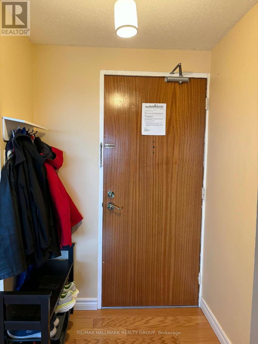 Foyer (entry of unit)