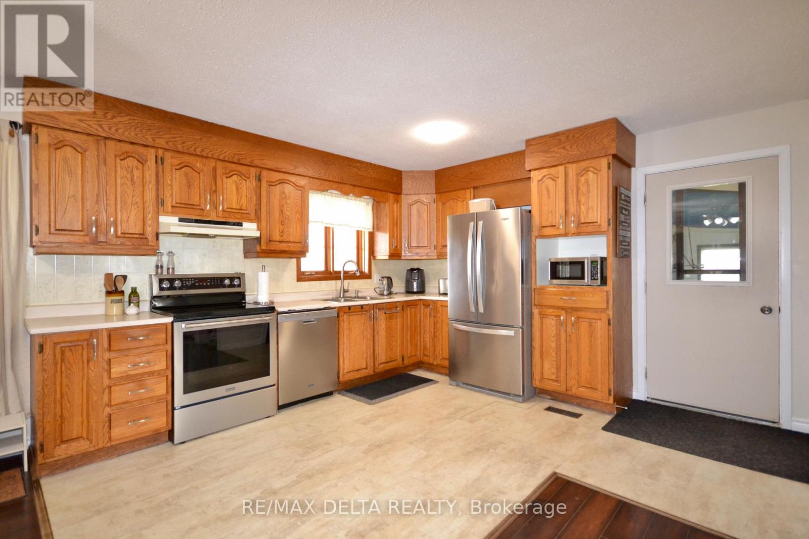 4001 CHAMPLAIN STREET - 5