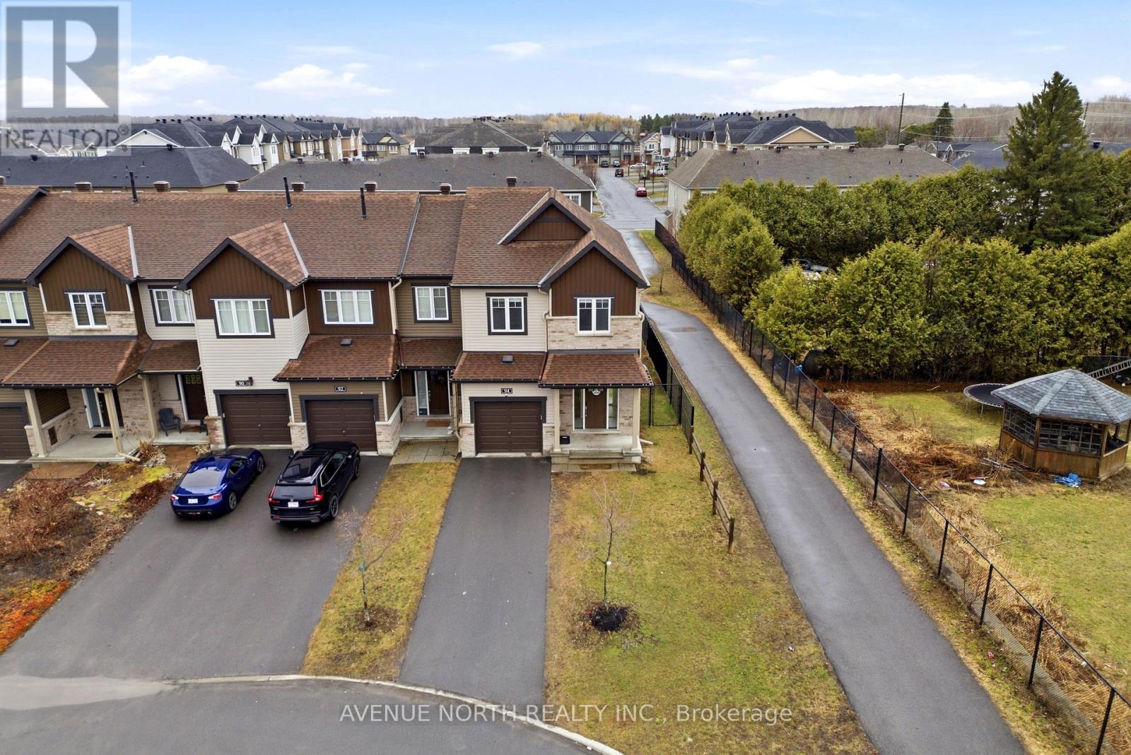 94 GARDENPOST TERRACE - 2