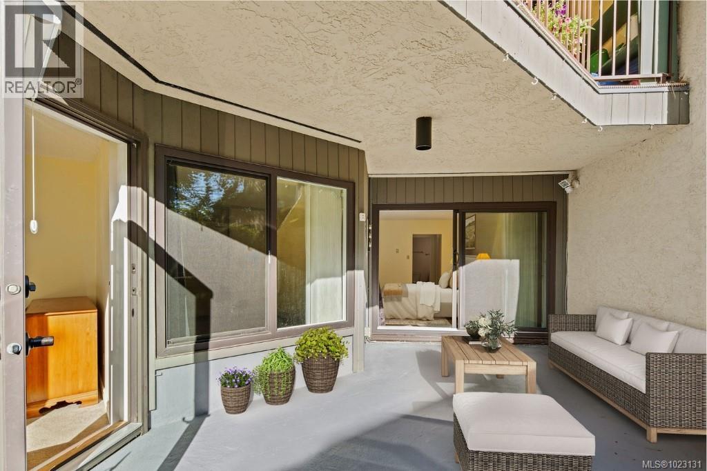 108 1149 Rockland Avenue, Victoria