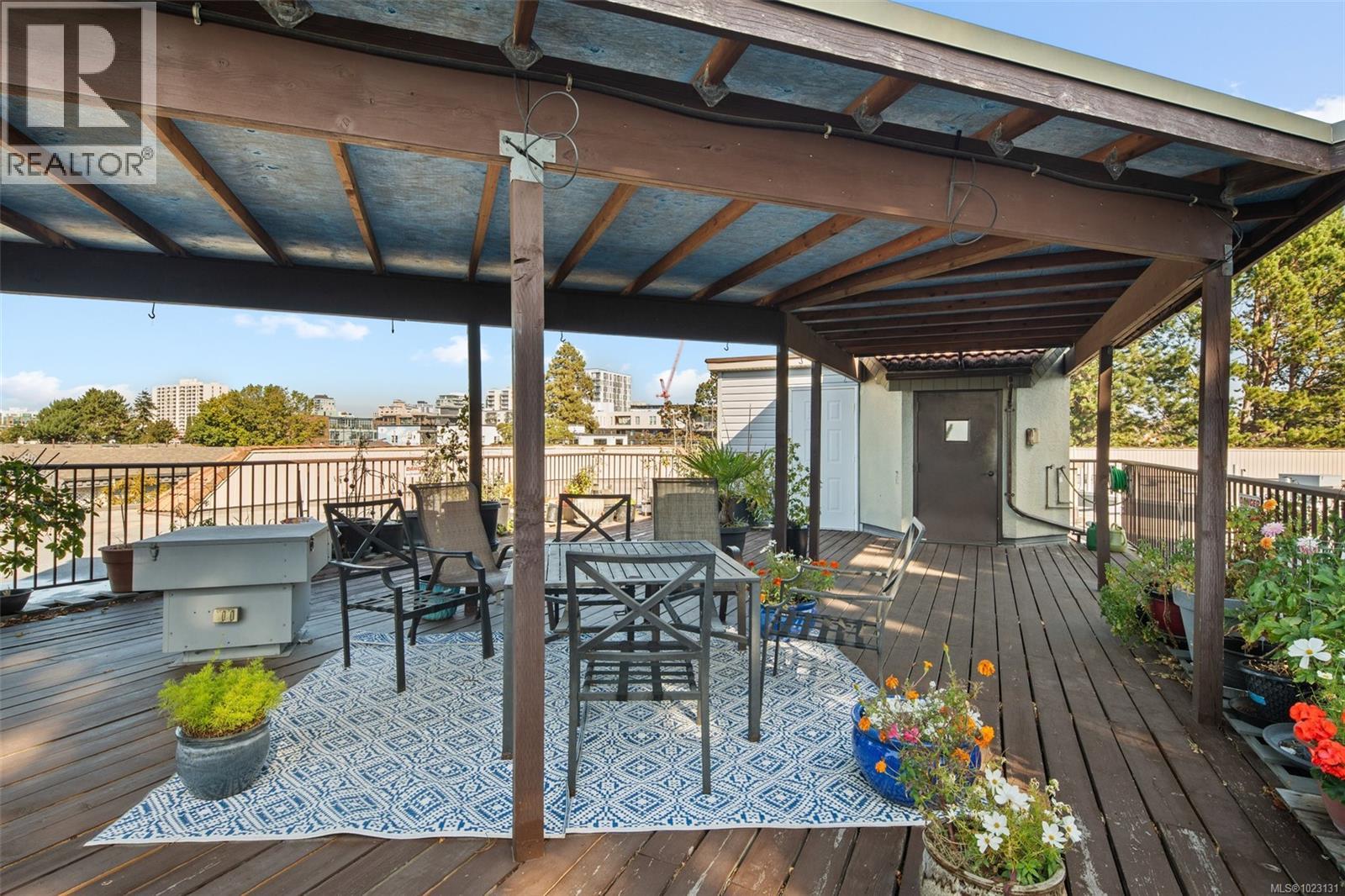 #108 1149 Rockland Ave - 33