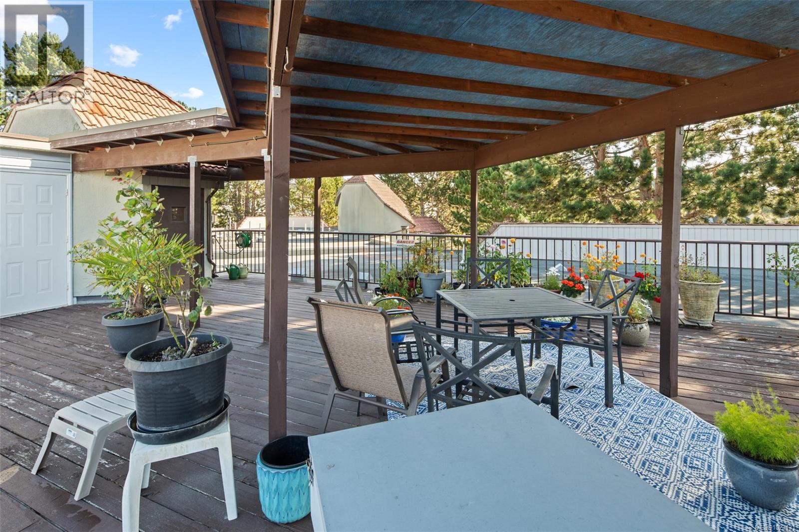 #108 1149 Rockland Ave - 32