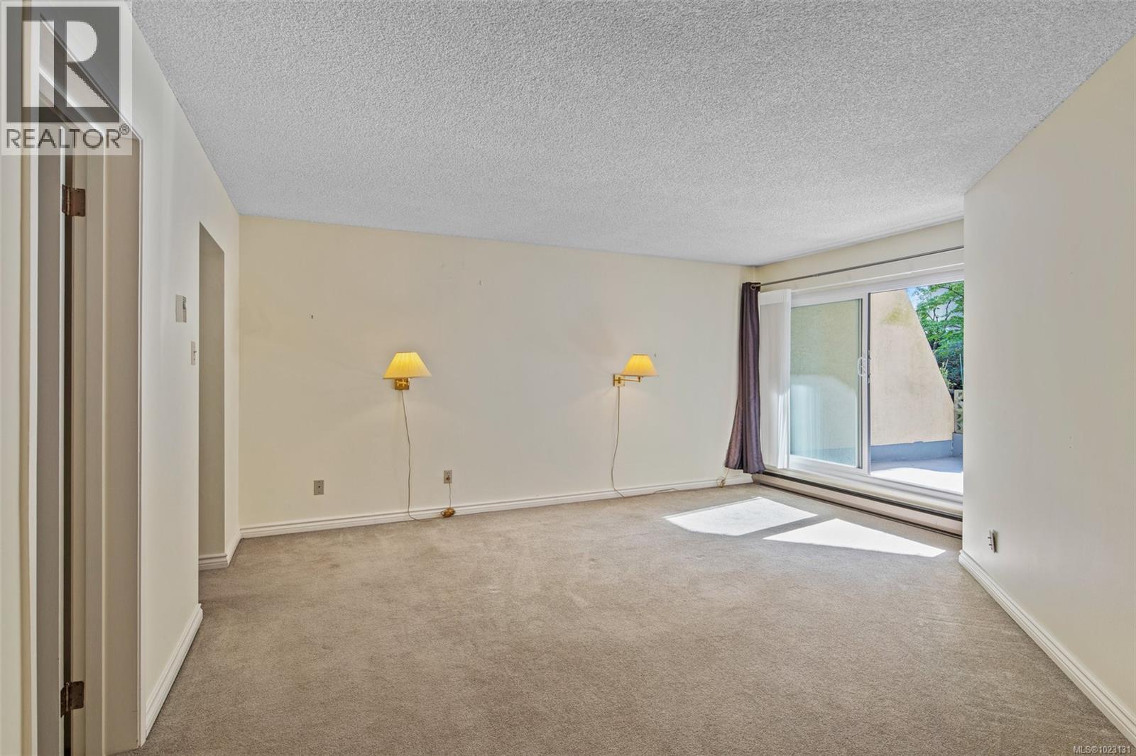 108 1149 Rockland Avenue, Victoria