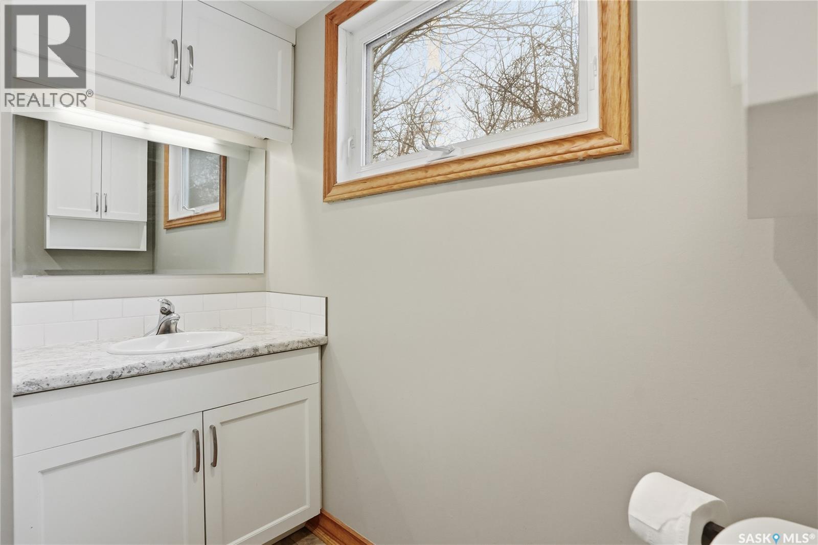 2338 Easthill — photo 12