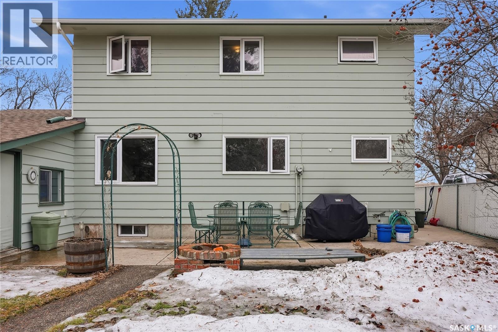 2338 Easthill — photo 31
