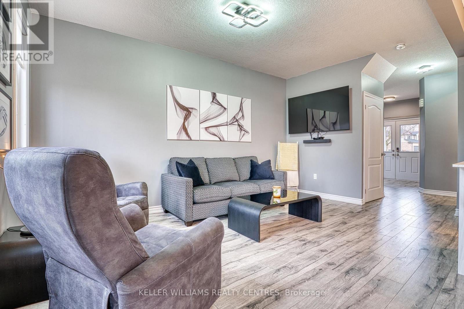 148 JACOB STREET E - 14