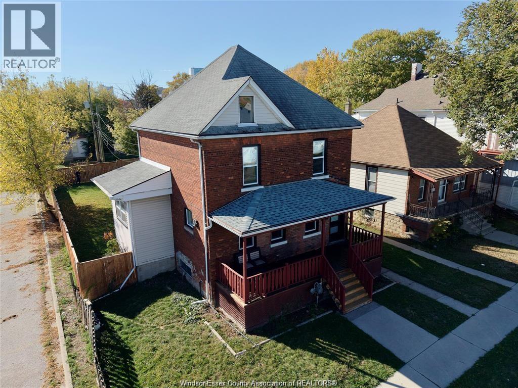 531 LANGLOIS AVENUE - 4