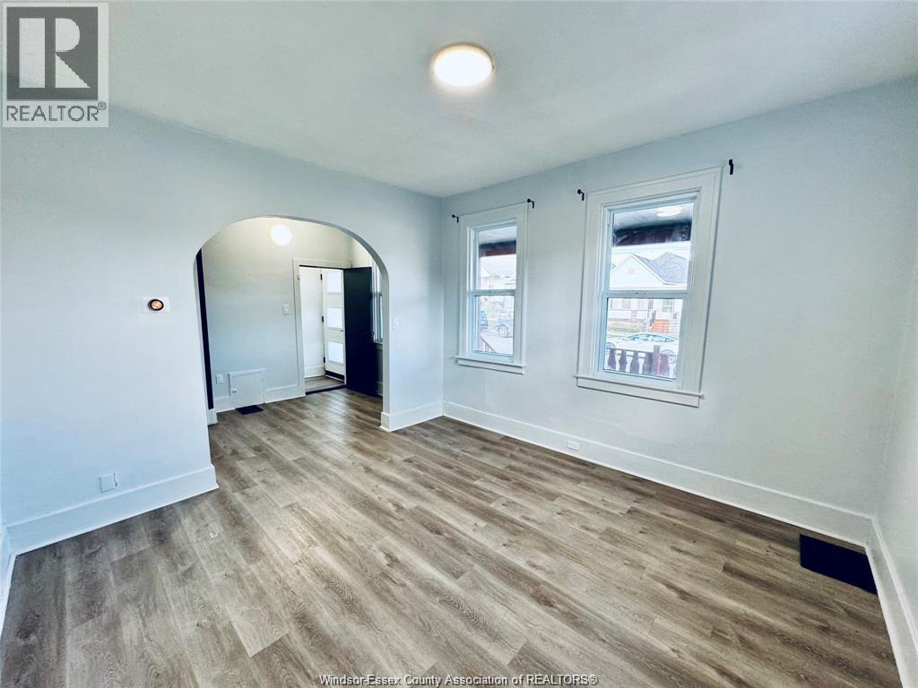 531 LANGLOIS AVENUE - 7