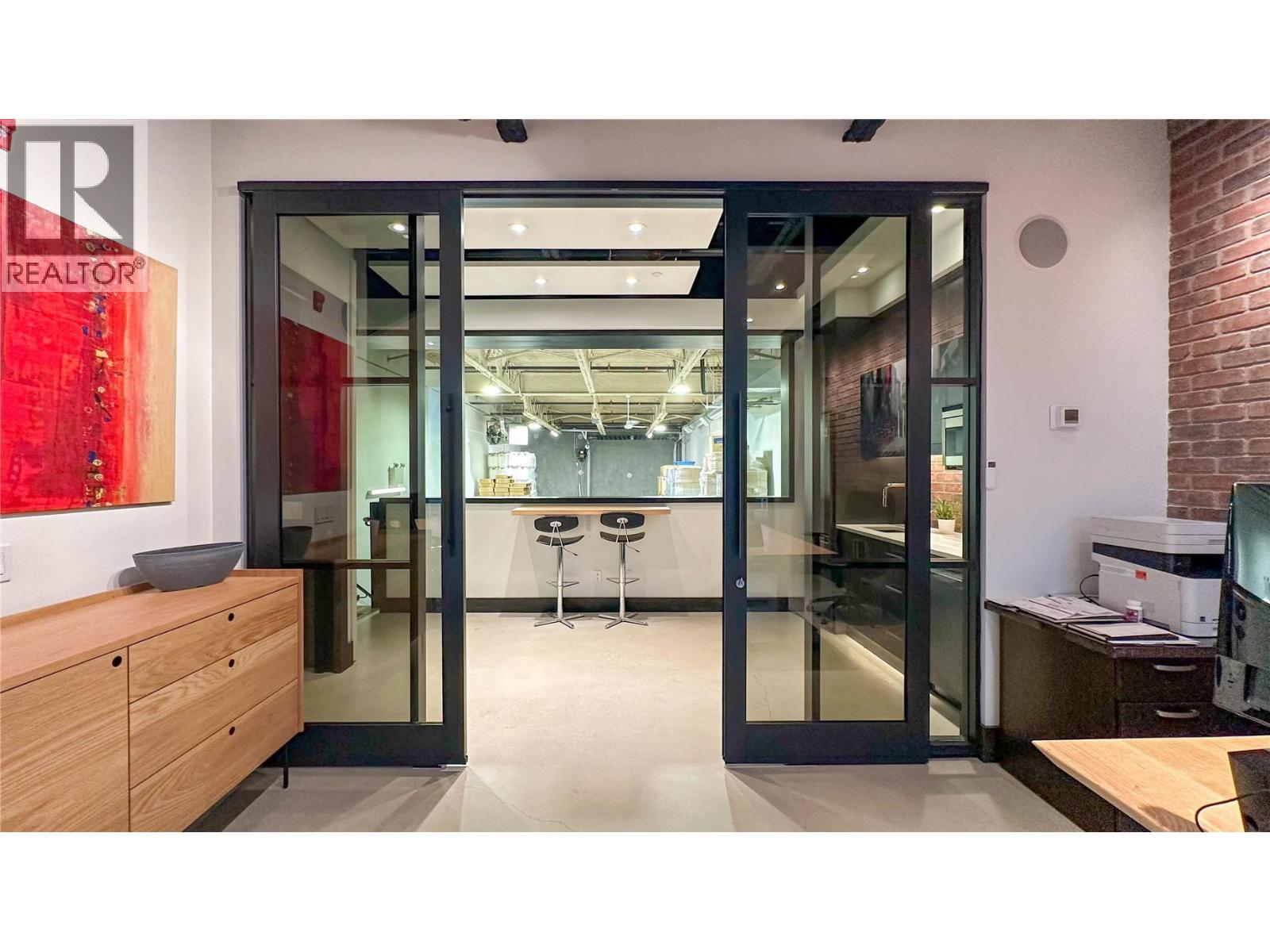 810 Clement Avenue Unit# 105, Kelowna