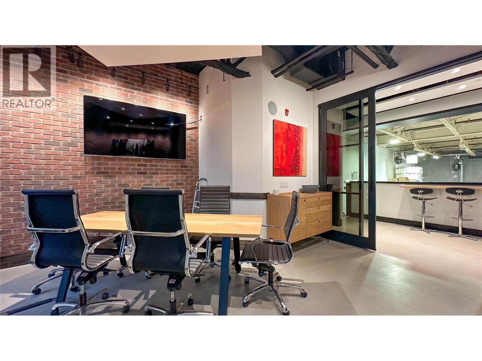 810 Clement Avenue Unit# 105, Kelowna