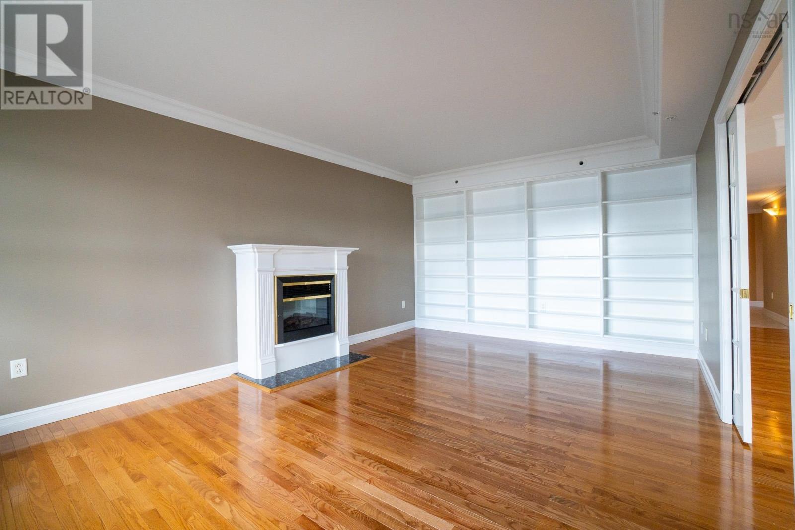 Property 21 of 44 of 303 99 Waterfront Drive