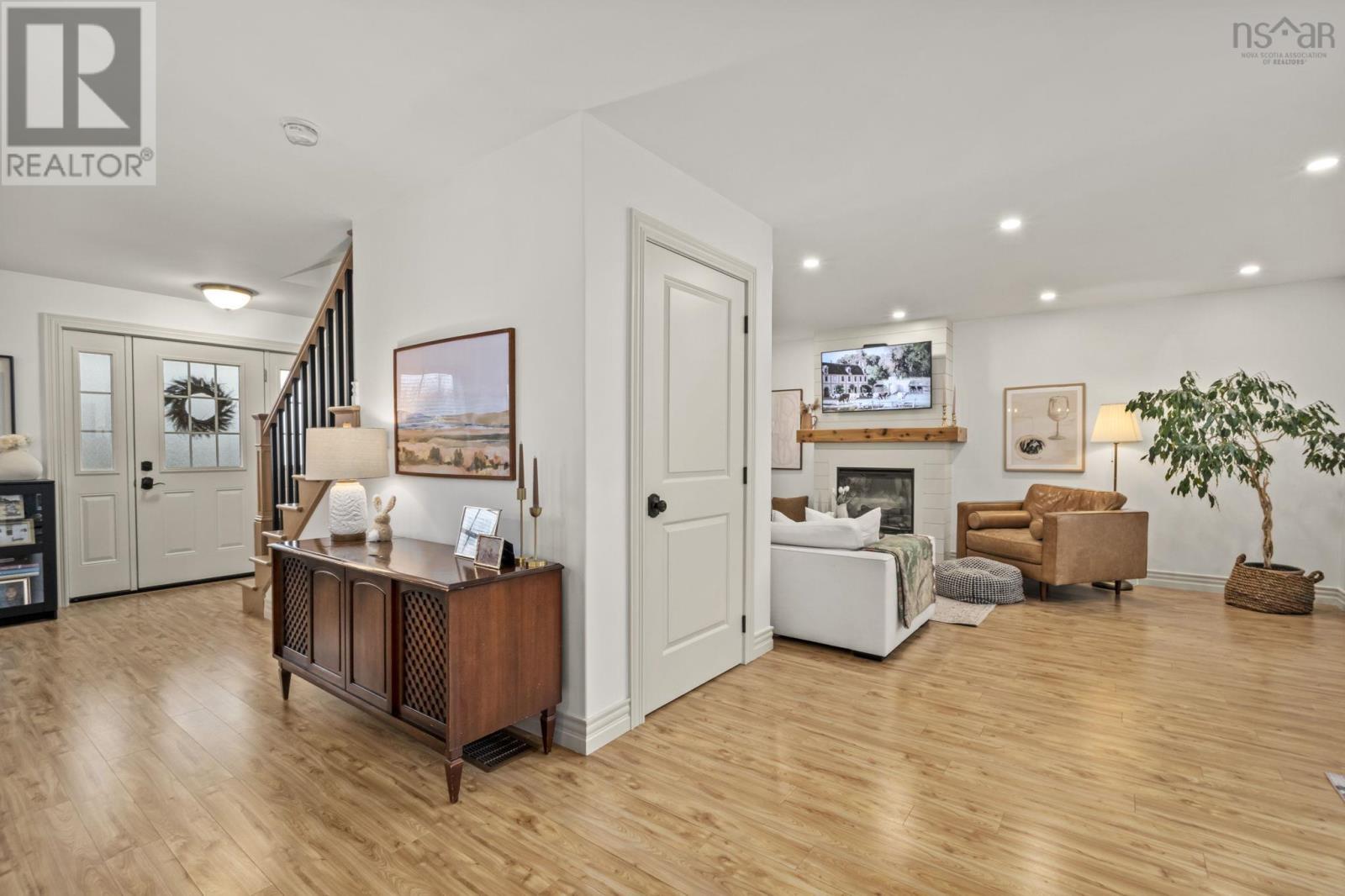 Property 16 of 42 of 15 Acorn Avenue