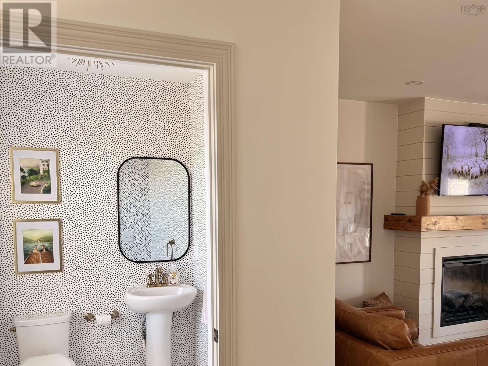 Property 22 of 42 of 15 Acorn Avenue