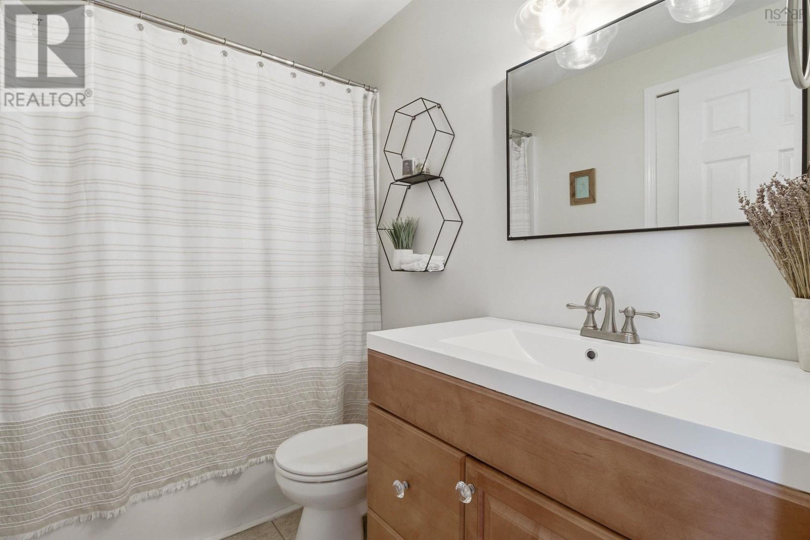 Property 21 of 41 of 10 Durham Way