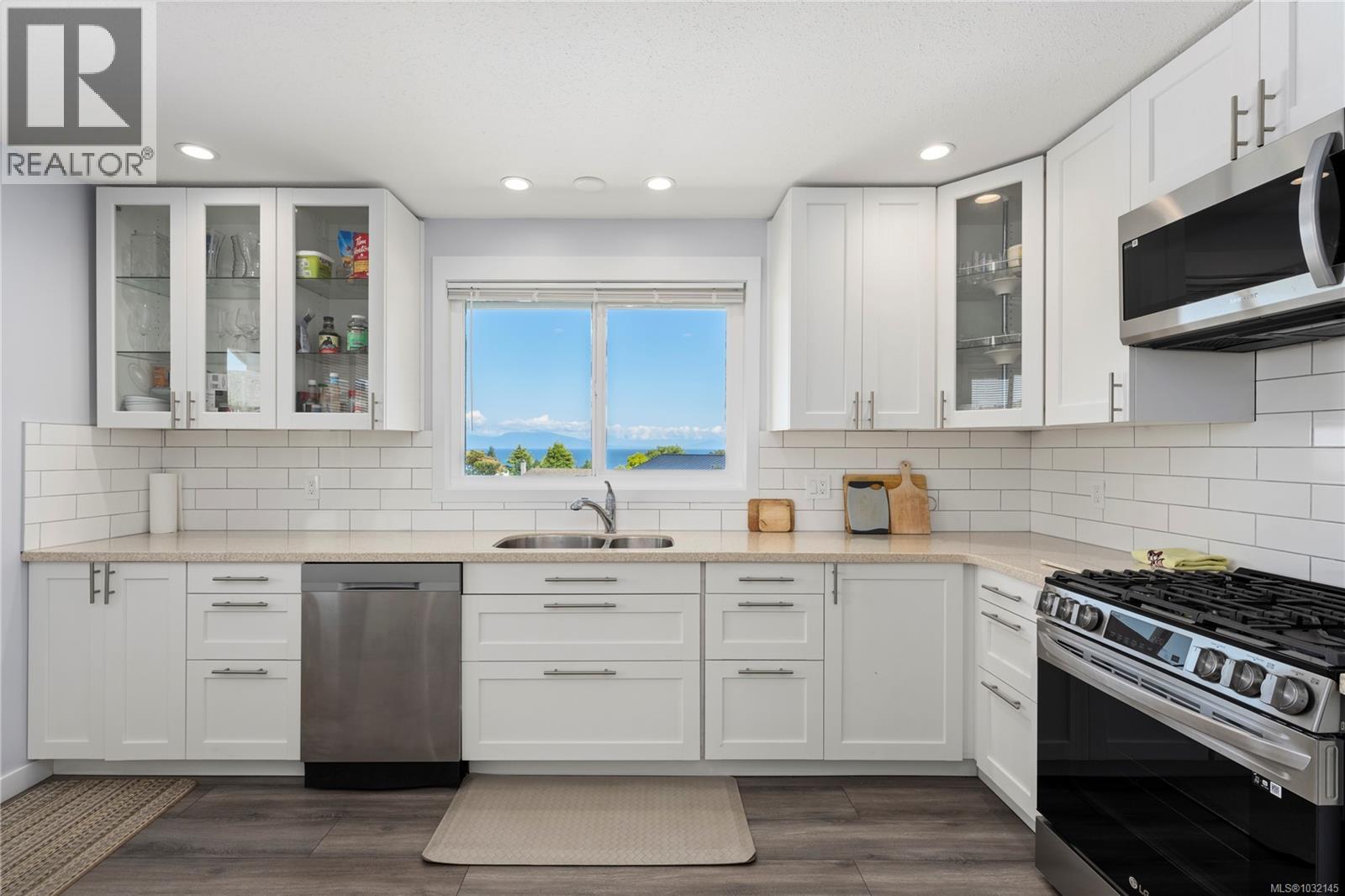 6255 SECHELT DR - 11